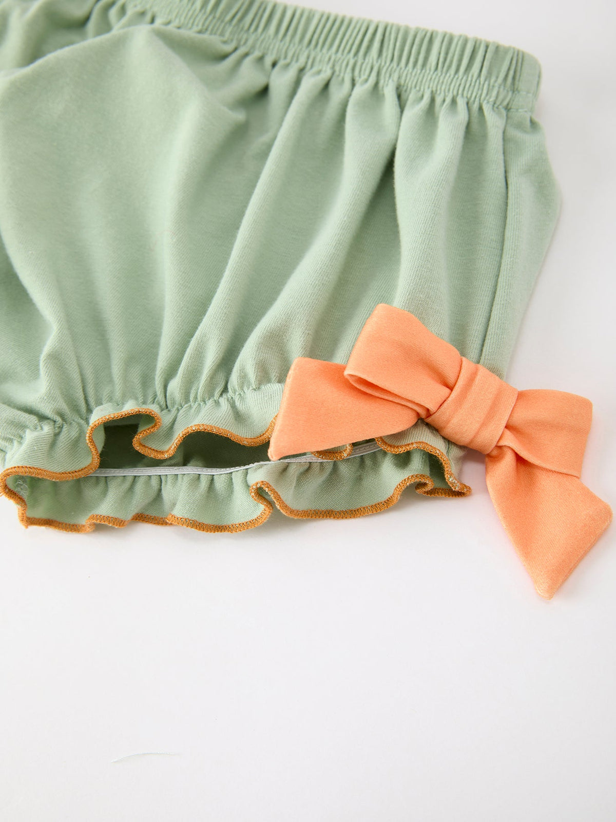 Fall Plaid Baby Girl Outfit Set Pumpkin Applique Ruffle Top Bloomer