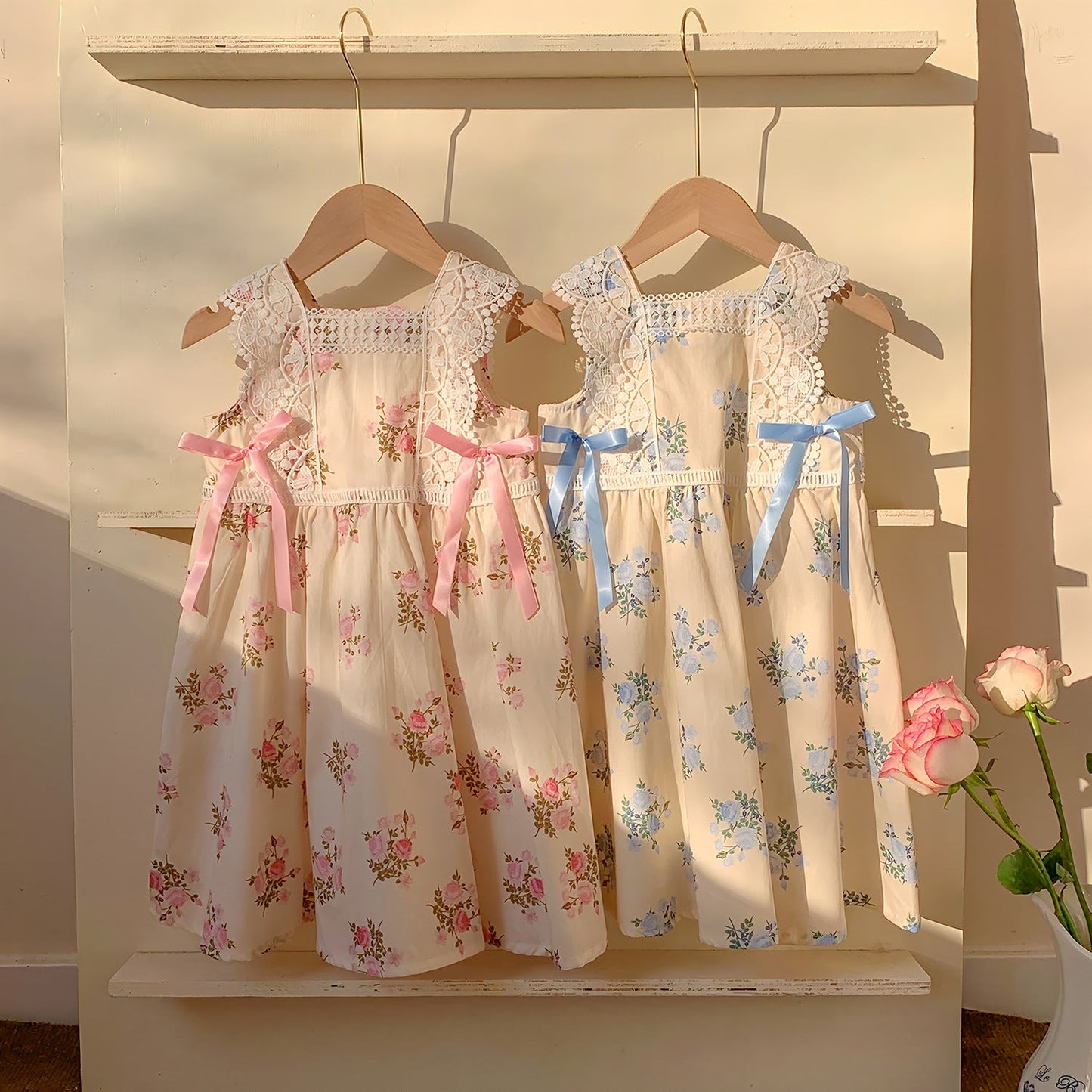 Lace-trimmed Bow Girls' Dress-Pink/Blue
